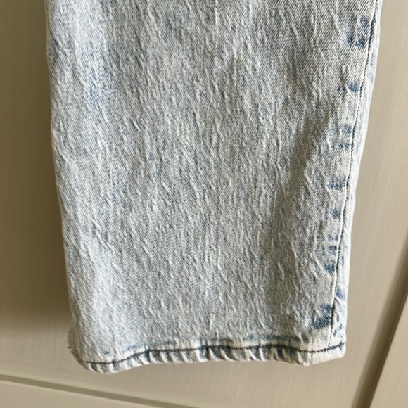 EUC 70’s High Slim Straight Levi’s jeans in a light blue wash. - Picture 6 of 16